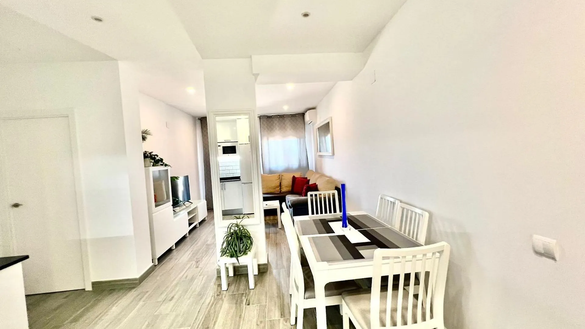 בנאלמדנה Deluxe Front Sea View Apartment Large Terrace ספרד